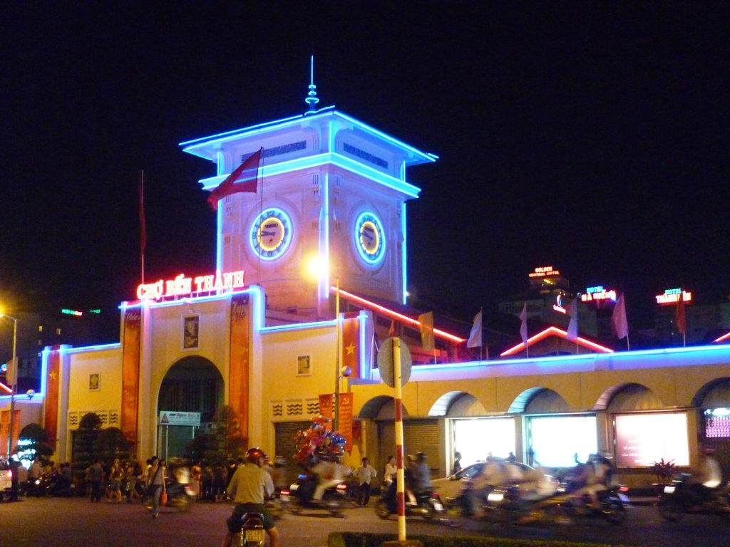 Ben_Thanh_market_at_night